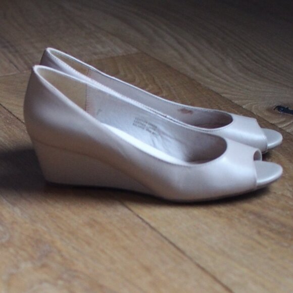 Le Château | Leather Tan Coloured Wedge Sandals - Picture 4 of 9